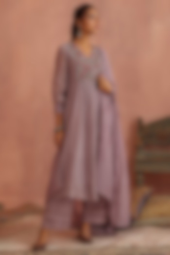 Mauve Chanderi Hand Embroidered Angrakha Kurta Set by Kritika Dawar at Pernia's Pop Up Shop