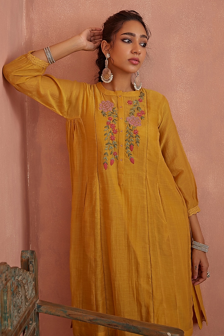 Yellow Chanderi Hand Embroidered Tunic Set by Kritika Dawar at Pernia's Pop Up Shop