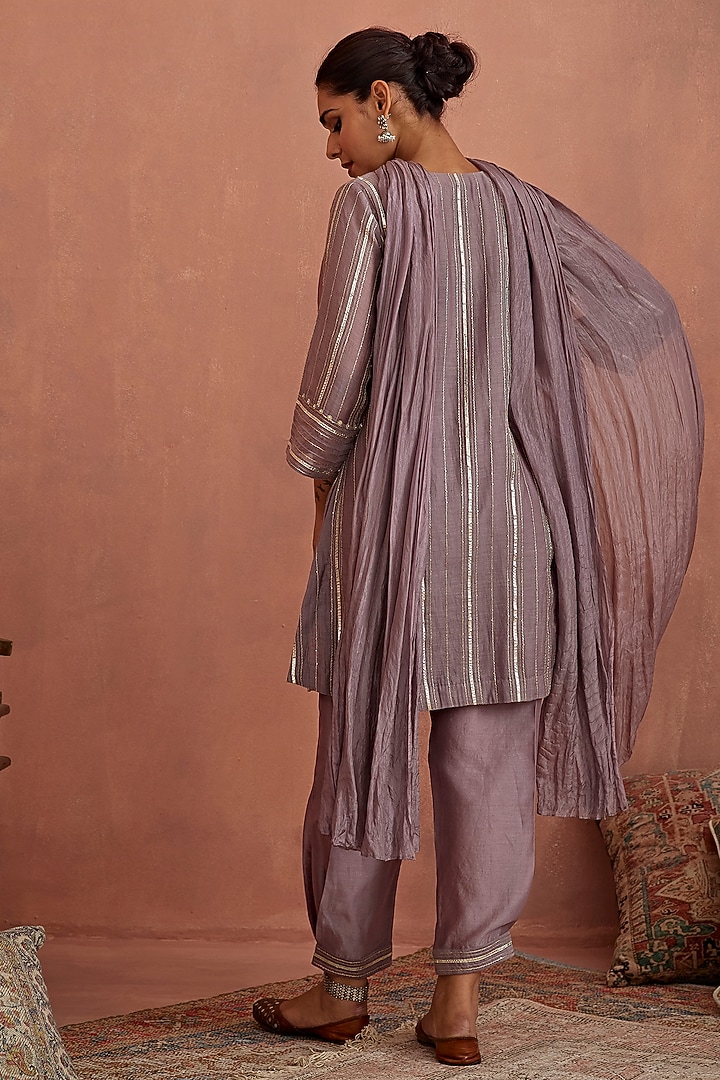 Mauve Chanderi Gota Striped Kurta Set by Kritika Dawar at Pernia's Pop Up Shop