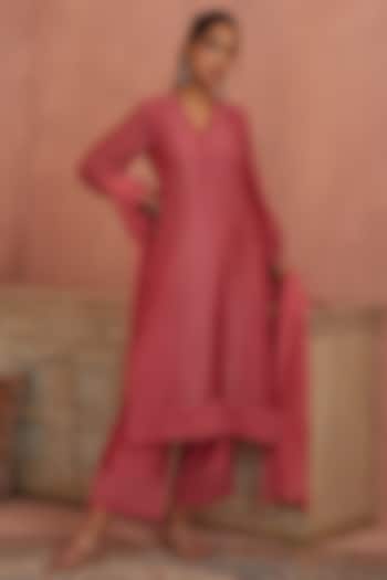 Coral Handwoven Chanderi Embroidered Kurta Set by Kritika Dawar at Pernia's Pop Up Shop