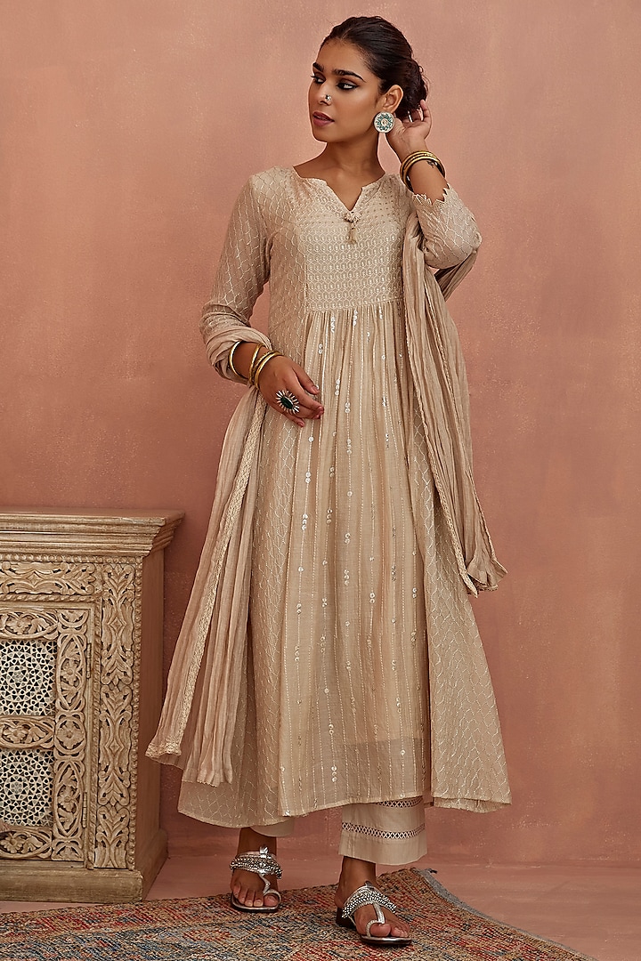 Ivory Chanderi Embroidered A-Line Kurta Set by Kritika Dawar at Pernia's Pop Up Shop