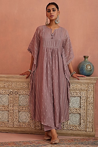 Mauve Chanderi Embroidered Kaftan Set by Kritika Dawar