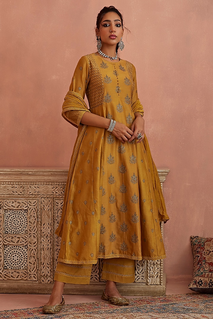Mustard Chanderi Embroidered A-Line Kurta Set by Kritika Dawar at Pernia's Pop Up Shop