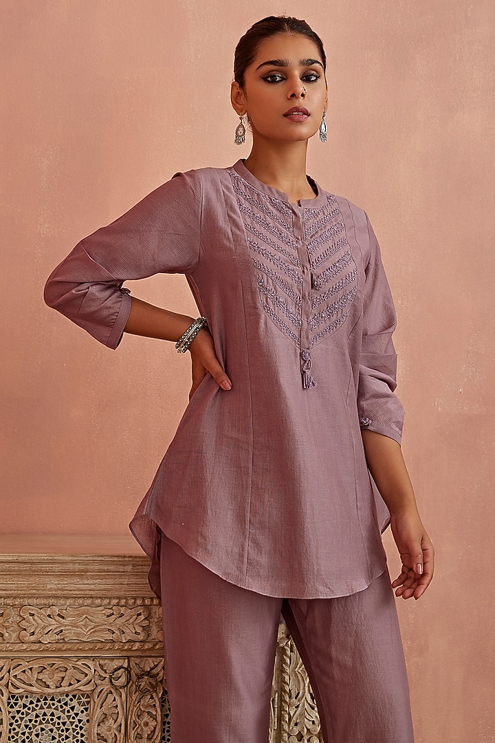 Mauve Striped Chanderi Embroidered Co-Ord Set by Kritika Dawar at Pernia's Pop Up Shop