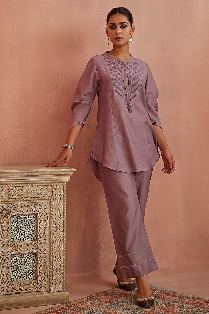 Mauve Striped Chanderi Embroidered Co-Ord Set by Kritika Dawar at Pernia's Pop Up Shop