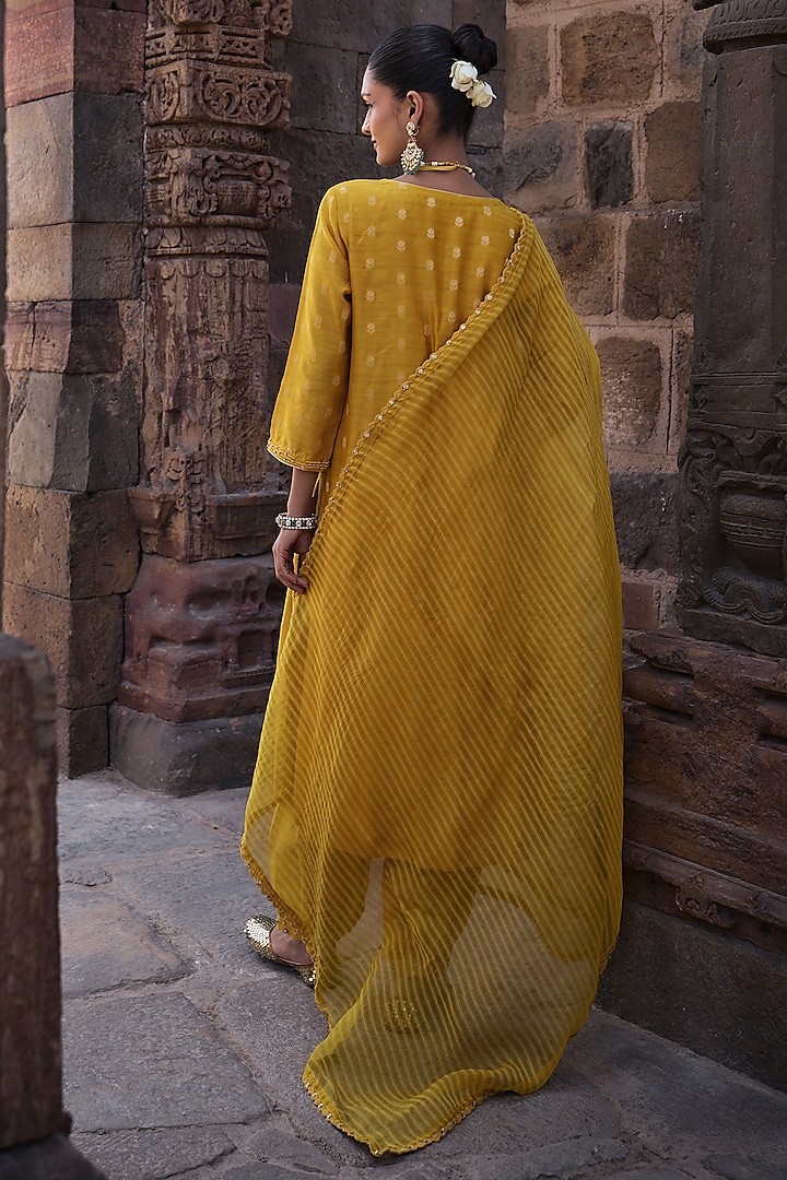 Yellow Banarasi Chanderi Sequins Embroidered Kurta Set by Kritika Dawar at Pernia's Pop Up Shop