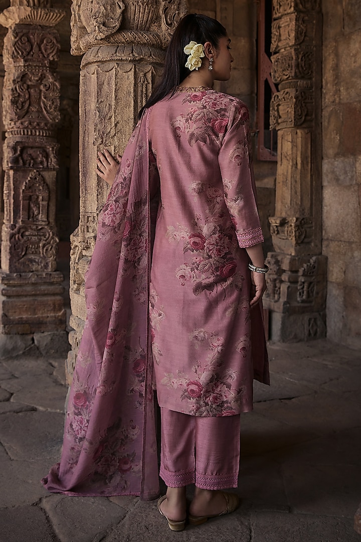 Blush Pink Chanderi Embroidered & Floral Printed Kurta Set by Kritika Dawar at Pernia's Pop Up Shop