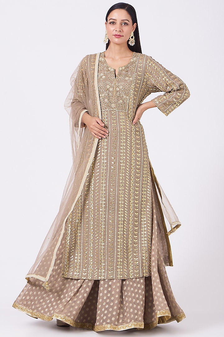 Mauve Georgette Gota Embroidered Kurta Set by Kritika Dawar at Pernia's Pop Up Shop