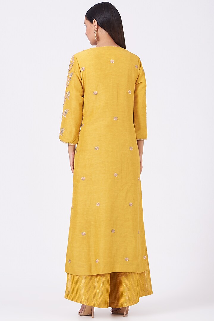 Yellow Hand Embroidered Kurta Set by Kritika Dawar at Pernia's Pop Up Shop