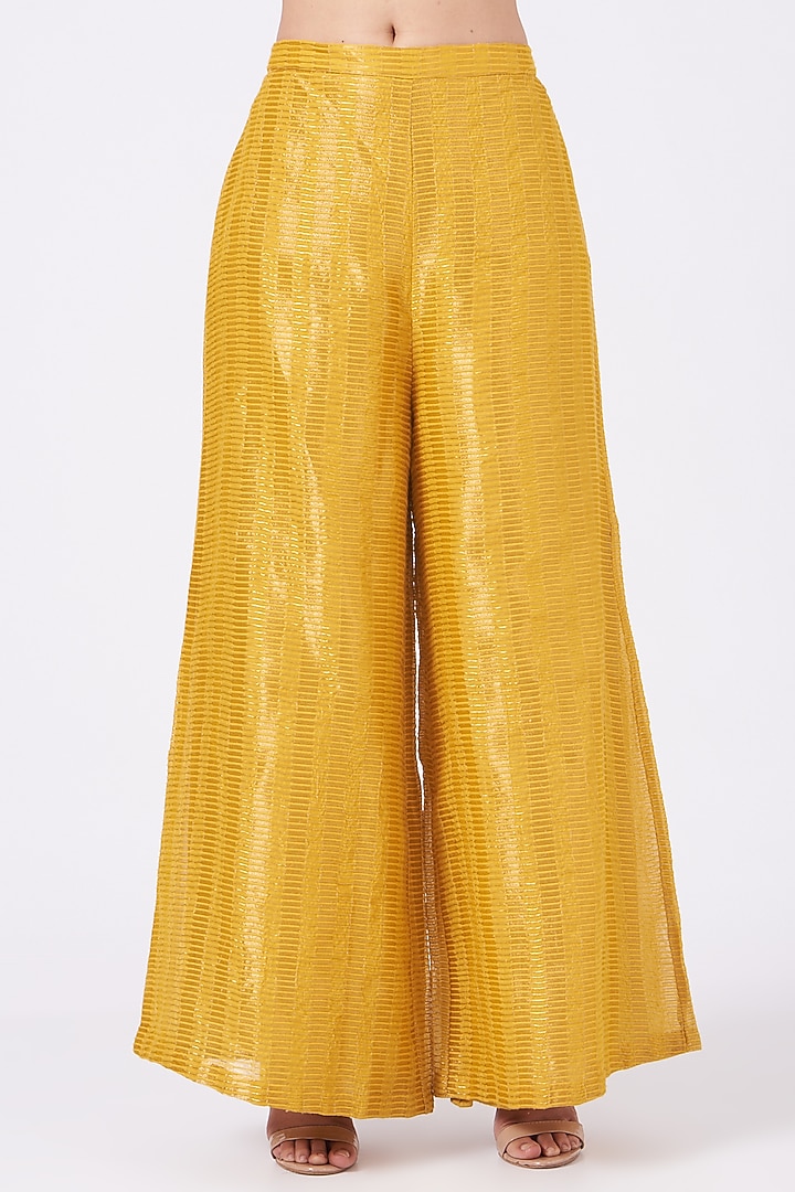 Yellow Hand Embroidered Kurta Set by Kritika Dawar at Pernia's Pop Up Shop