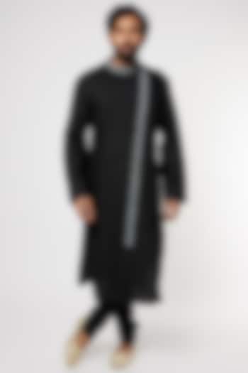 Black Embroidered Kurta Set by Kishore Ramani at Pernia's Pop Up Shop