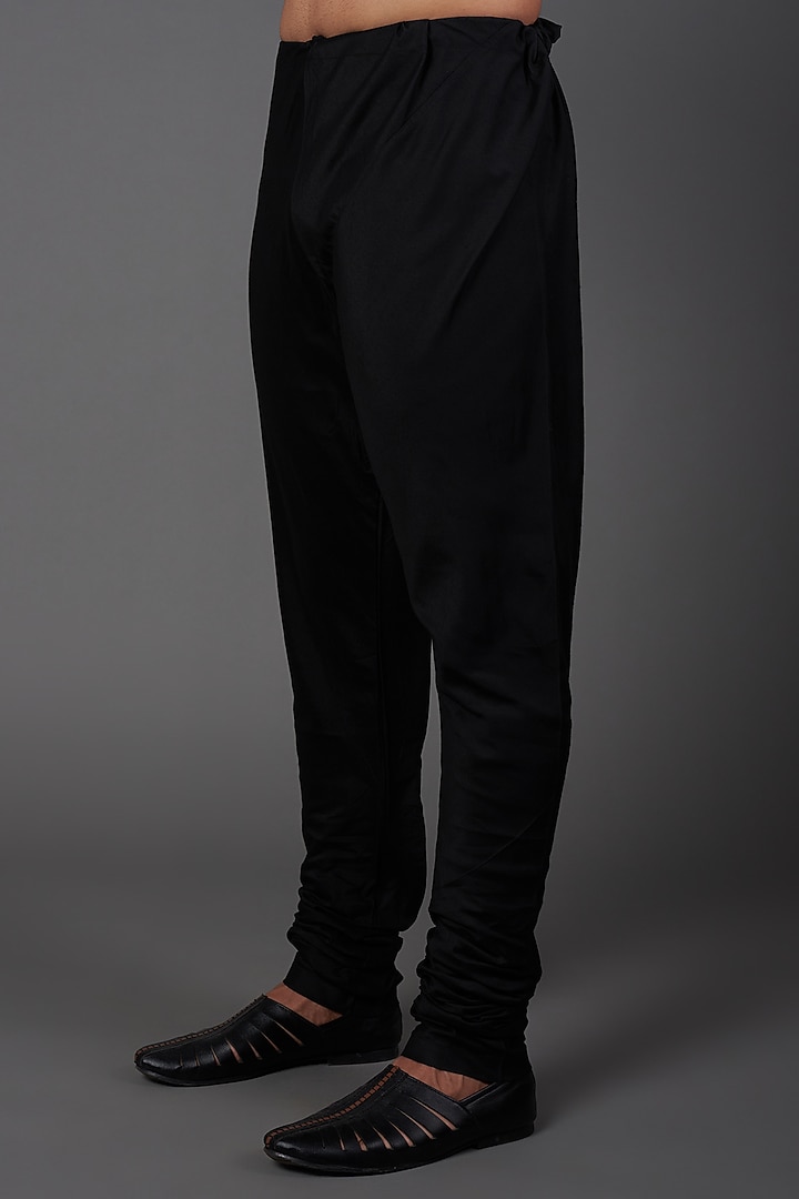 Black Embroidered Kurta Set by Kishore Ramani at Pernia's Pop Up Shop
