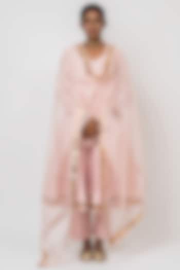 Pink Handwoven Chanderi Silk Embroidered Kurta Set by Kajal Agrawal at Pernia's Pop Up Shop