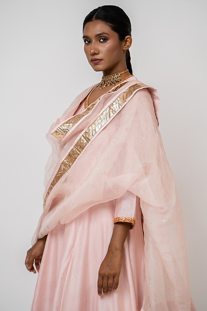 Pink Handwoven Chanderi Silk Embroidered Kurta Set by Kajal Agrawal at Pernia's Pop Up Shop