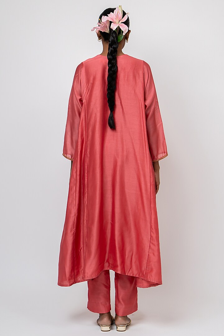Peach Handwoven Chanderi Silk Embroidered Kurta Set by Kajal Agrawal at Pernia's Pop Up Shop
