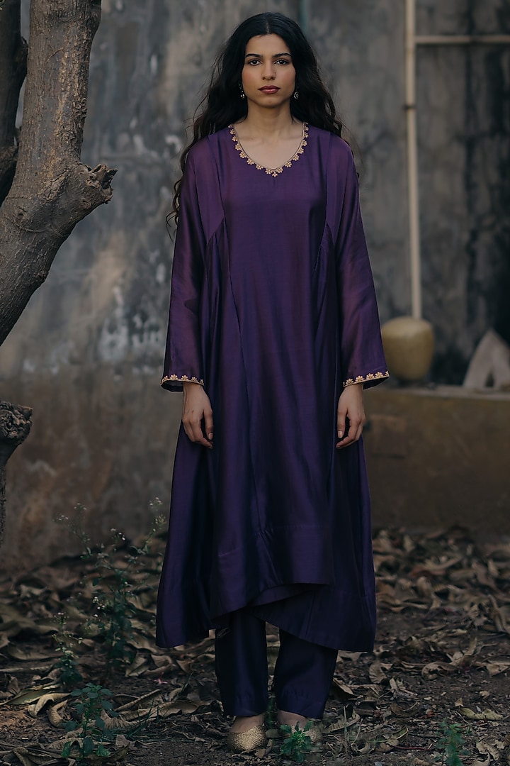 Purple Handwoven Chanderi Silk Embroidered Kurta Set by Kajal Agrawal at Pernia's Pop Up Shop