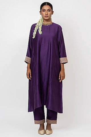 Purple Handwoven Chanderi Silk Hand Embroidered Kurta Set by Kajal Agrawal
