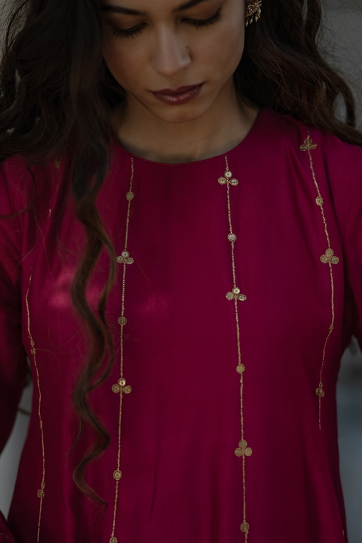 Red Handwoven Chanderi Silk Hand Embroidered Kurta Set by Kajal Agrawal at Pernia's Pop Up Shop