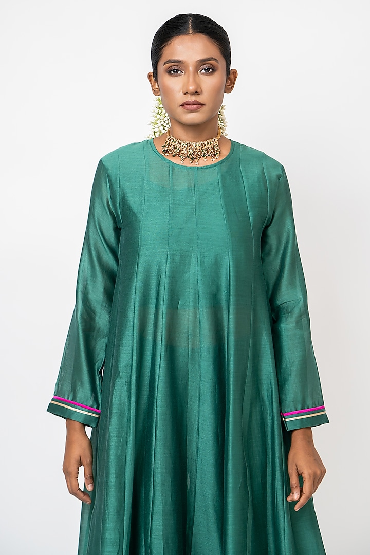 Green Handwoven Chanderi Silk Party Wear Anarkali Set by Kajal Agrawal at Pernia's Pop Up Shop