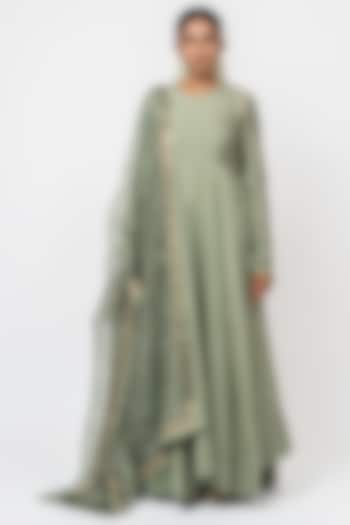 Green Handwoven Chanderi Silk Embroidered Bridal Anarkali Set by Kajal Agrawal at Pernia's Pop Up Shop