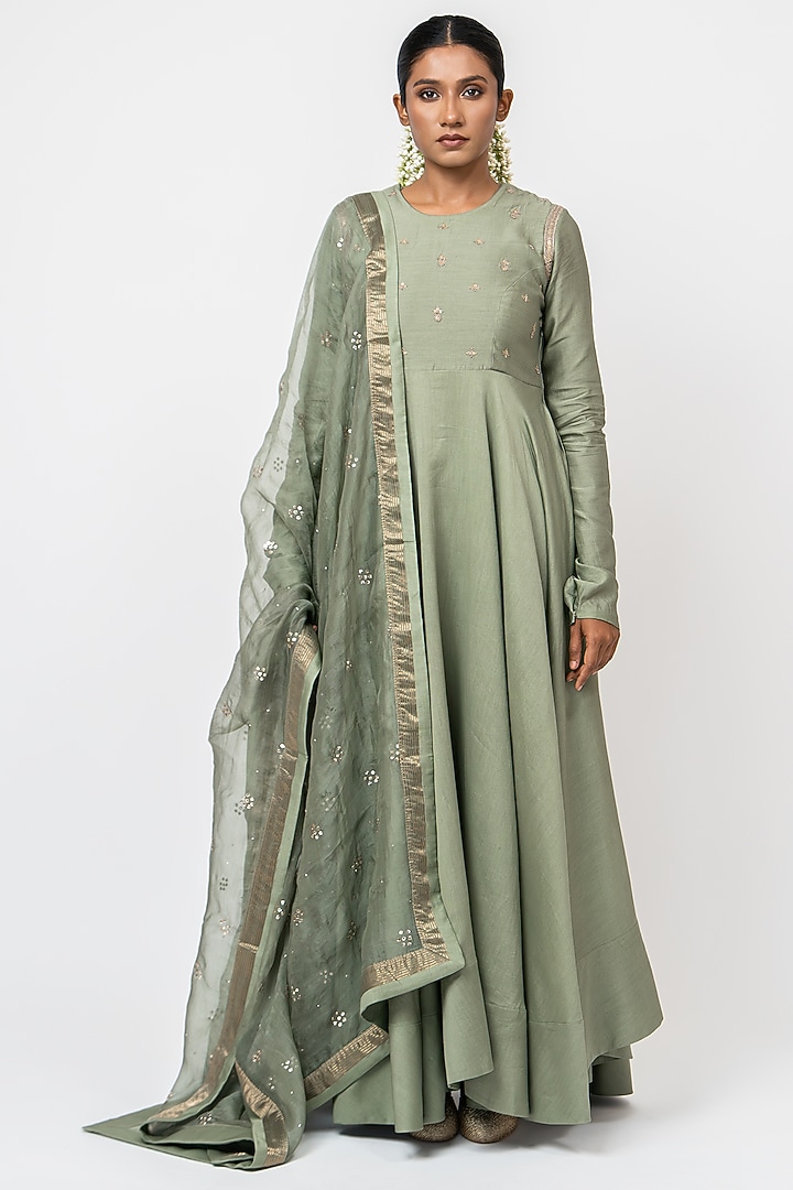 Green Handwoven Chanderi Silk Embroidered Bridal Anarkali Set by Kajal Agrawal at Pernia's Pop Up Shop