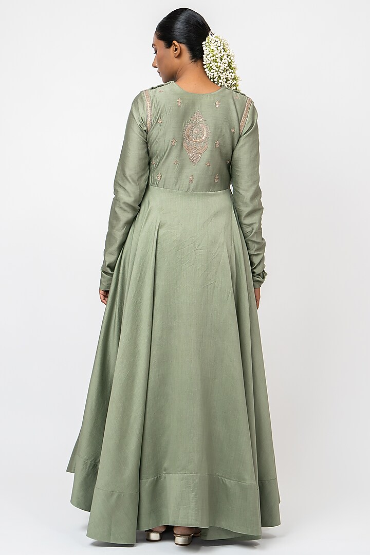 Green Handwoven Chanderi Silk Embroidered Wedding Anarkali Set by Kajal Agrawal at Pernia's Pop Up Shop