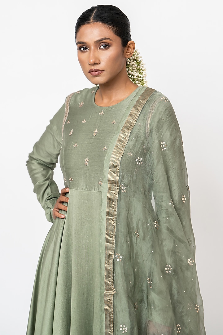 Green Handwoven Chanderi Silk Embroidered Wedding Anarkali Set by Kajal Agrawal at Pernia's Pop Up Shop