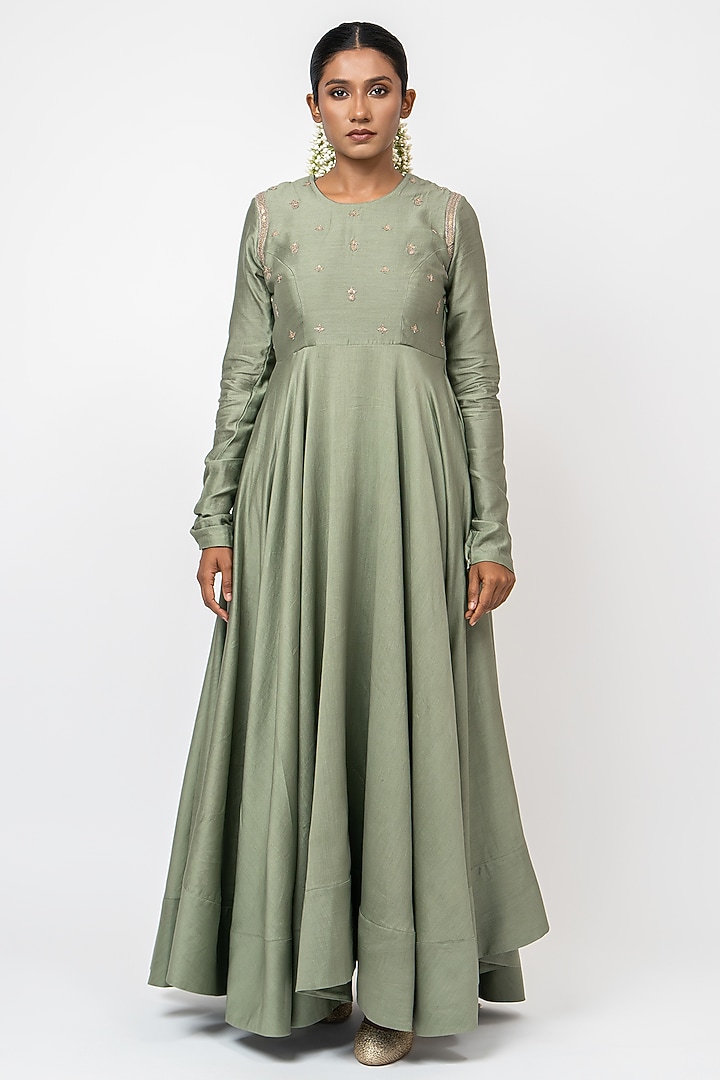 Green Handwoven Chanderi Silk Embroidered Wedding Anarkali Set by Kajal Agrawal at Pernia's Pop Up Shop
