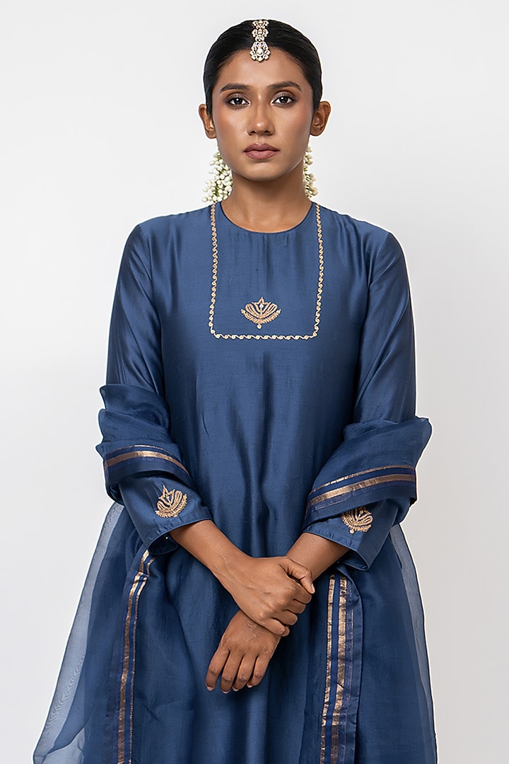 Blue Handwoven Chanderi Silk Embroidered Kurta Set by Kajal Agrawal at Pernia's Pop Up Shop