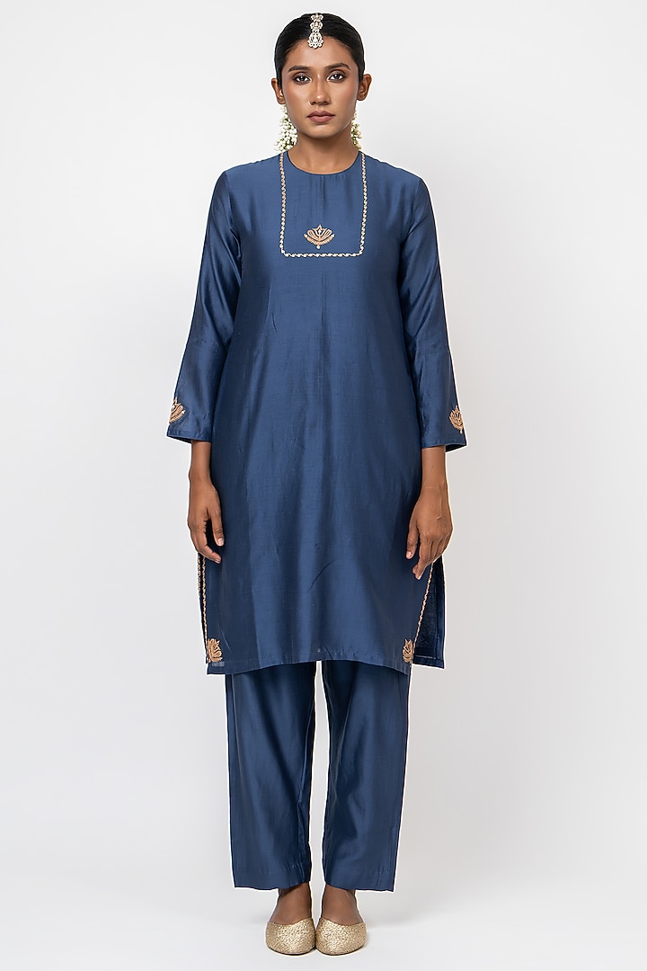Blue Handwoven Chanderi Silk Embroidered Kurta Set by Kajal Agrawal at Pernia's Pop Up Shop