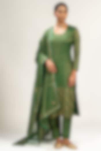Green Handwoven Zari Chanderi Embroidered Kurta Set by Kajal Agrawal at Pernia's Pop Up Shop