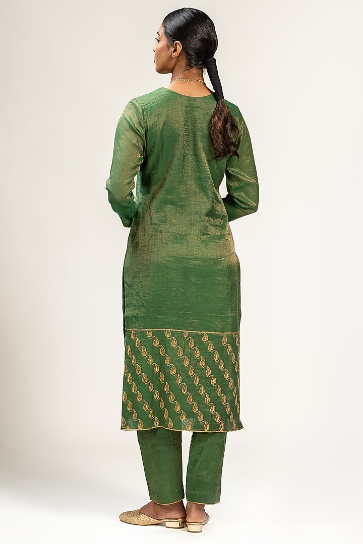 Green Handwoven Zari Chanderi Embroidered Kurta Set by Kajal Agrawal at Pernia's Pop Up Shop