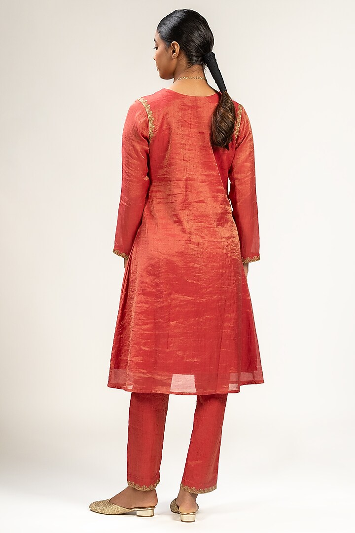 Red Handwoven Zari Chanderi Embroidered Kurta Set by Kajal Agrawal at Pernia's Pop Up Shop
