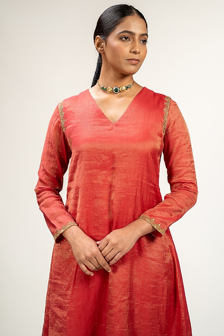 Red Handwoven Zari Chanderi Embroidered Kurta Set by Kajal Agrawal at Pernia's Pop Up Shop