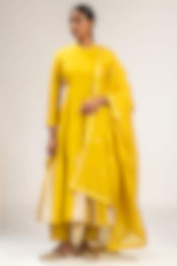 Yellow Handwoven Chanderi Silk Embroidered Party Wear Anarkali Set by Kajal Agrawal at Pernia's Pop Up Shop