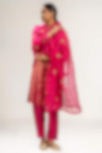 Pink Handwoven Stripe Chanderi Silk Embroidered Kurta Set by Kajal Agrawal at Pernia's Pop Up Shop