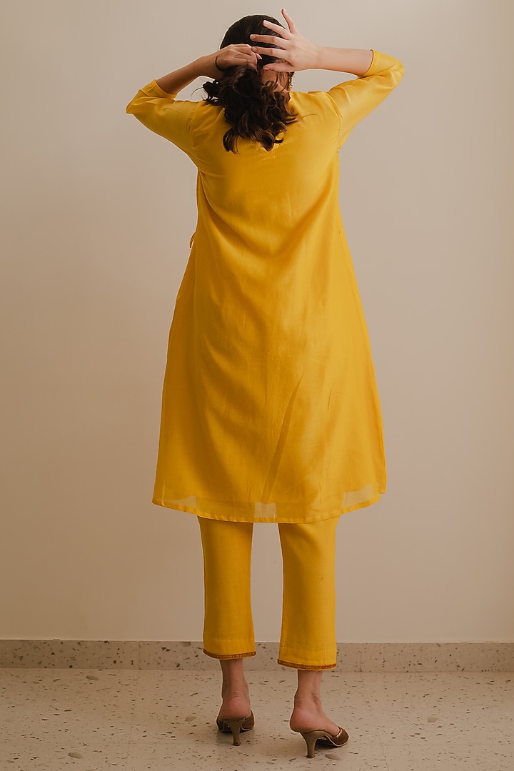 Mustard Handwoven Chanderi Silk Marodi Embroidered Kurta Set by Kajal Agrawal at Pernia's Pop Up Shop