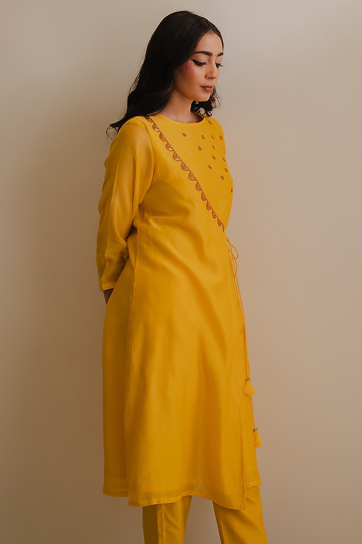 Mustard Handwoven Chanderi Silk Marodi Embroidered Kurta Set by Kajal Agrawal at Pernia's Pop Up Shop