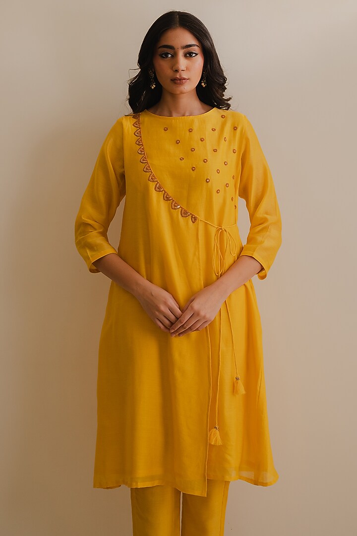 Mustard Handwoven Chanderi Silk Marodi Embroidered Kurta Set by Kajal Agrawal at Pernia's Pop Up Shop