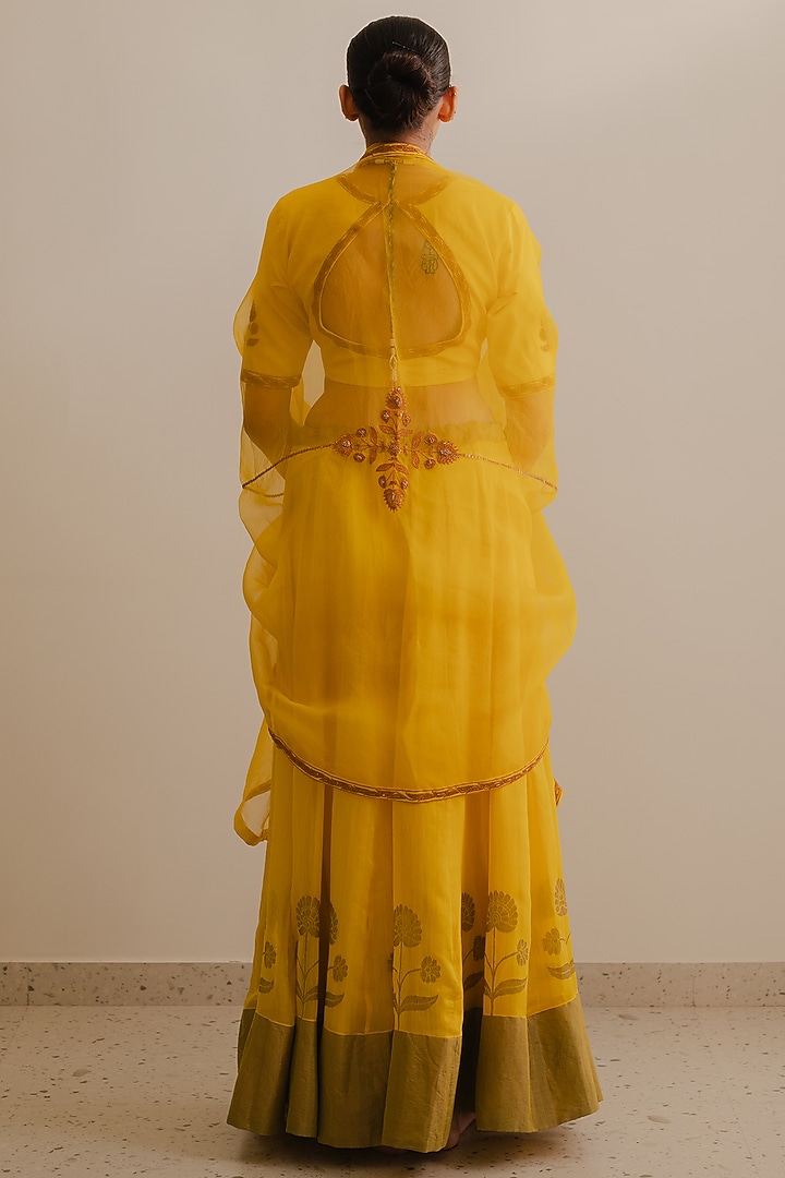 Yellow Handloom Chanderi Silk Floral Motif Work Kalidar Wedding Lehenga Set by Kajal Agrawal at Pernia's Pop Up Shop