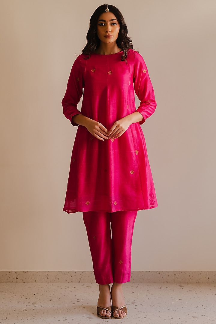 Rani Pink Handloom Chanderi Silk Aari Embroidered Kurta Set by Kajal Agrawal