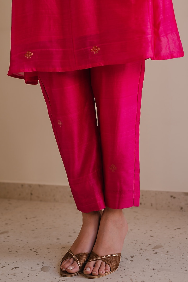 Rani Pink Handloom Chanderi Silk Aari Embroidered Kurta Set by Kajal Agrawal at Pernia's Pop Up Shop