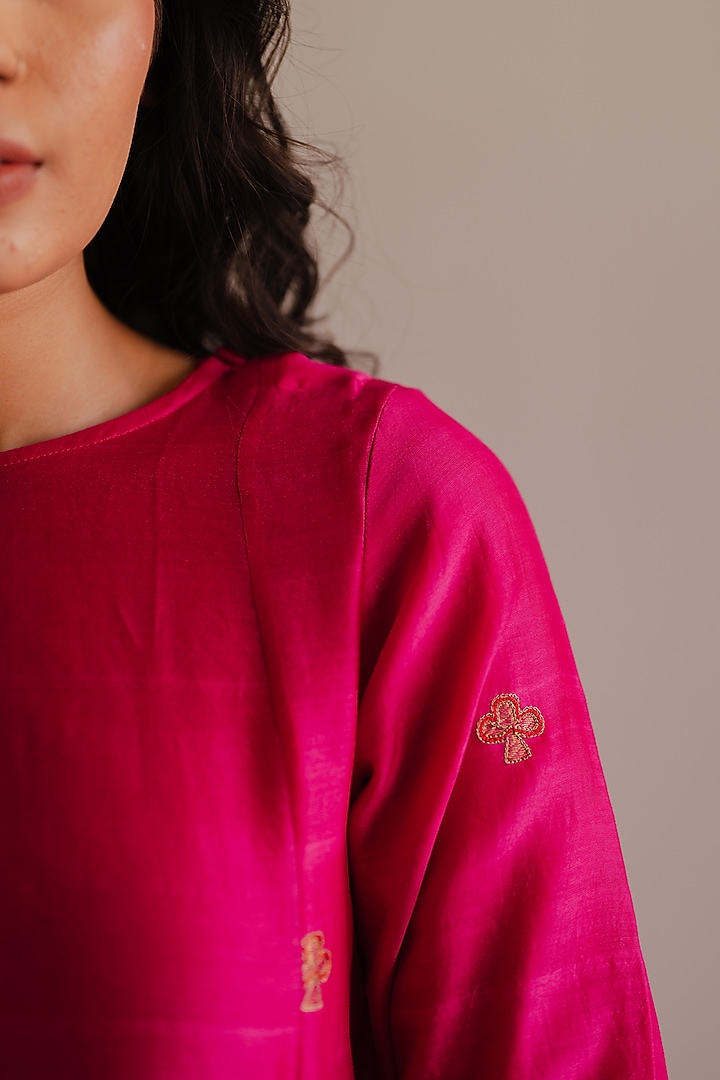 Rani Pink Handloom Chanderi Silk Aari Embroidered Kurta Set by Kajal Agrawal at Pernia's Pop Up Shop