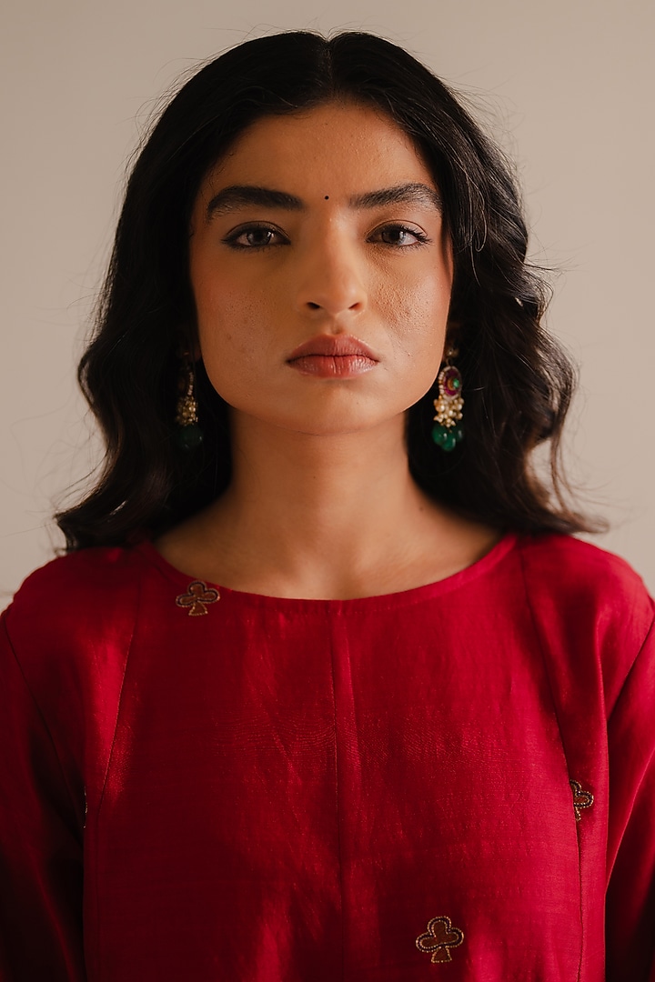 Red Handloom Chanderi Silk Aari Embroidered Kurta Set by Kajal Agrawal at Pernia's Pop Up Shop