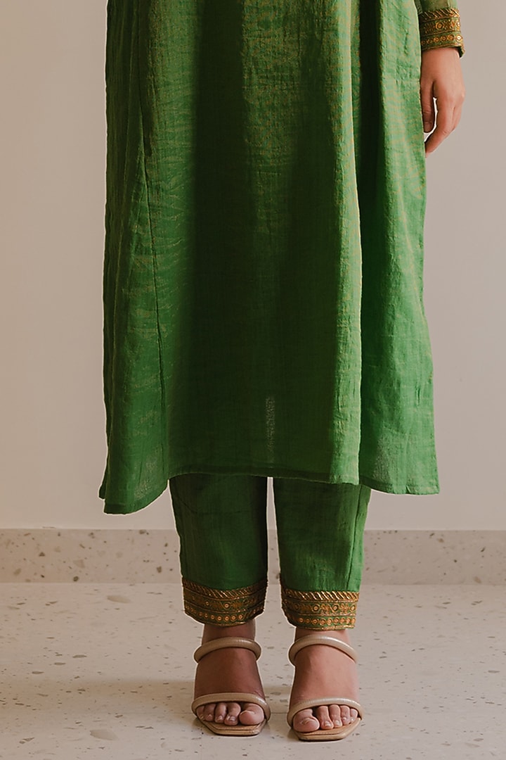 Green Handwoven Chanderi Silk Aari Embroidered Kurta Set by Kajal Agrawal at Pernia's Pop Up Shop