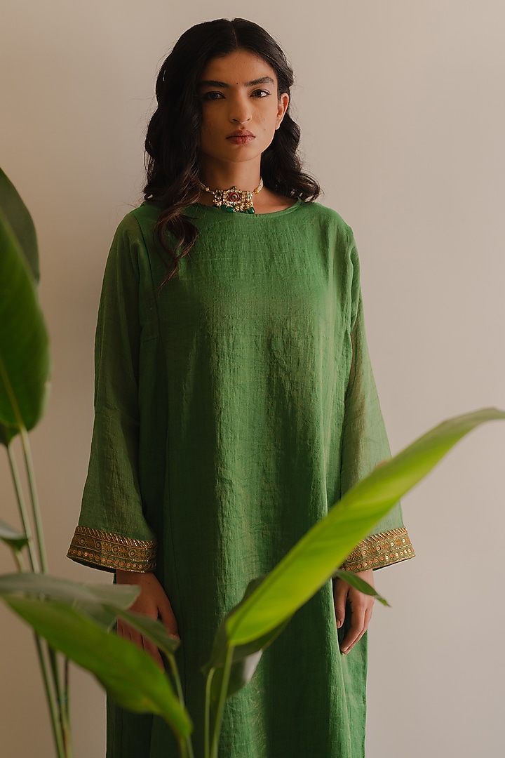 Green Handwoven Chanderi Silk Aari Embroidered Kurta Set by Kajal Agrawal at Pernia's Pop Up Shop