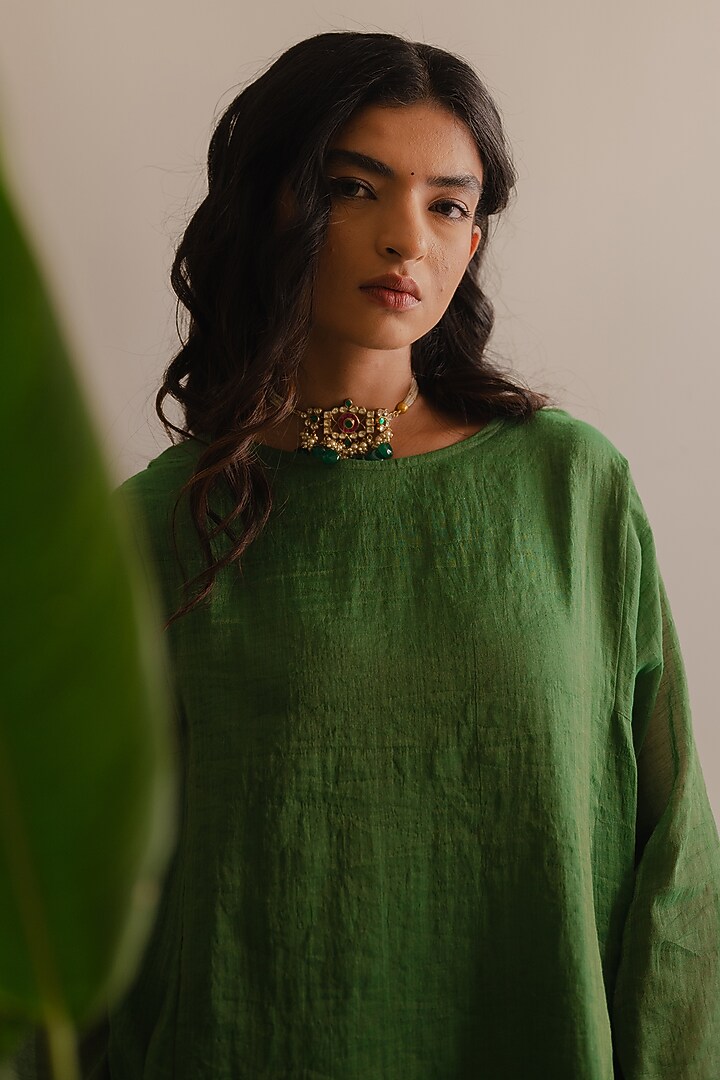 Green Handwoven Chanderi Silk Aari Embroidered Kurta Set by Kajal Agrawal at Pernia's Pop Up Shop