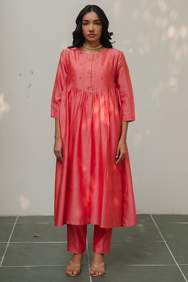 Pink Handloom Chanderi Silk Marodi Embroidered Kurta Set by Kajal Agrawal at Pernia's Pop Up Shop