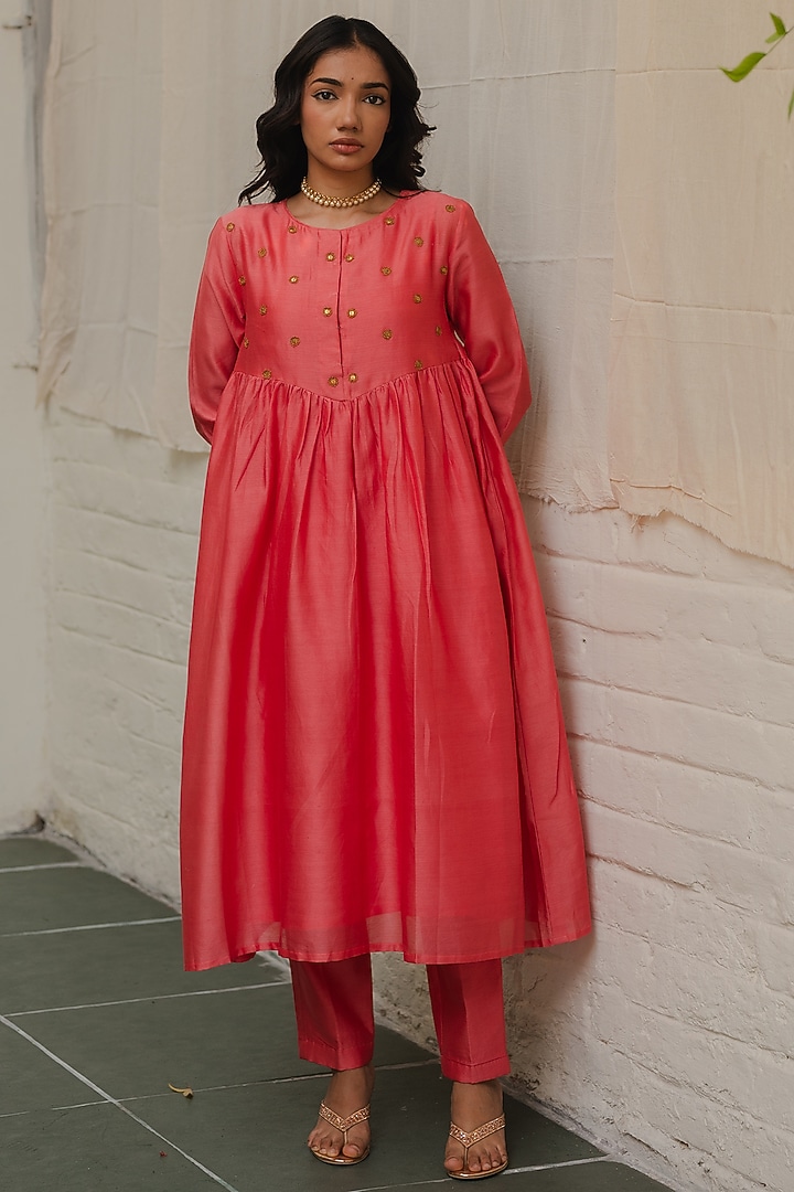 Pink Handloom Chanderi Silk Marodi Embroidered Kurta Set by Kajal Agrawal at Pernia's Pop Up Shop