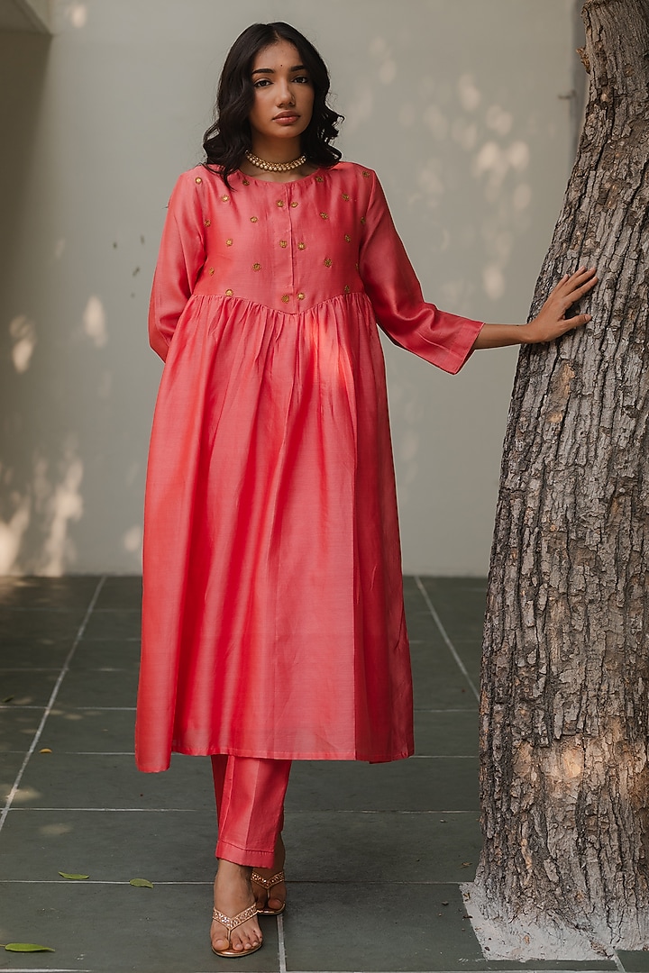 Pink Handloom Chanderi Silk Marodi Embroidered Kurta Set by Kajal Agrawal at Pernia's Pop Up Shop